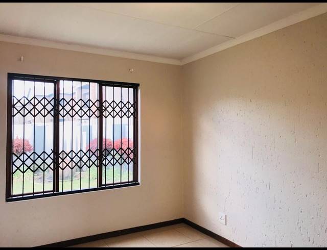 3 BEDROOM APARTMENT FOR SALE IN HELDERWYK